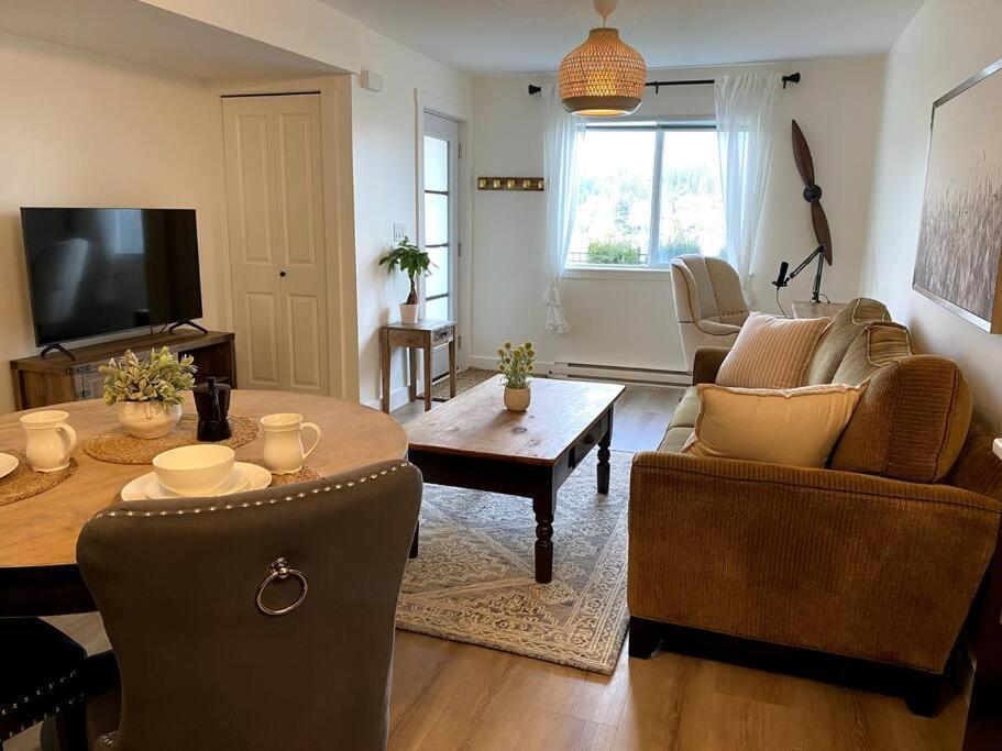 Cozy Lakeview Suite Victoria Dış mekan fotoğraf